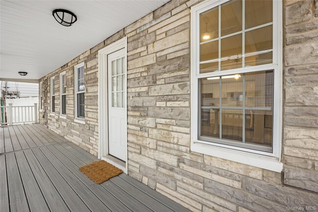 Building Photo - 195 Oceanview Ave