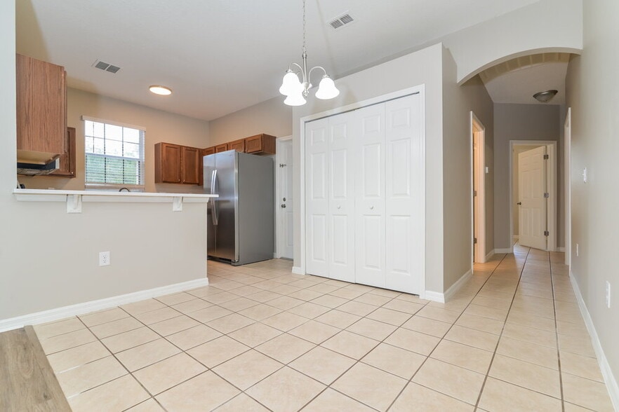 Building Photo - 531 Bluff Pass Dr