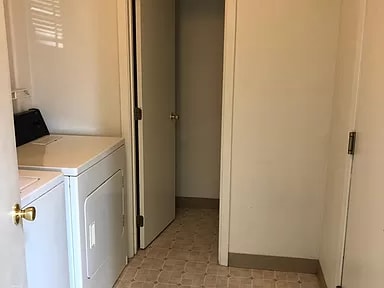 Building Photo - 547 Karcio Ct