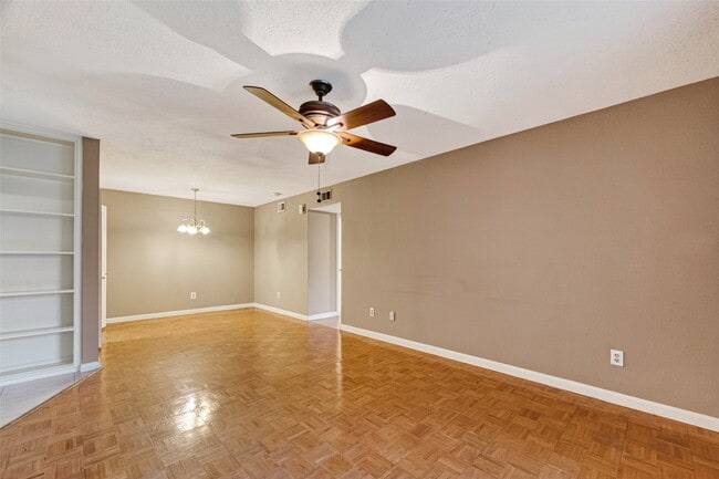 Building Photo - 1311 Antoine Dr