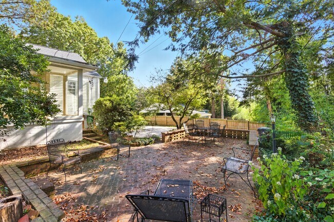 Building Photo - 139 Druid Dr