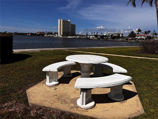 Building Photo - 7560 Bay Island Dr S