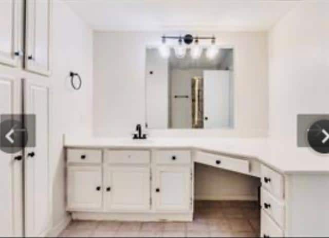 Building Photo - 625 Fiesta Cir