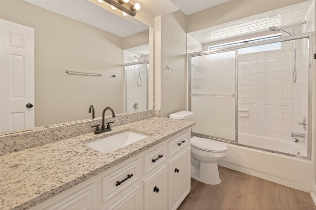 Building Photo - 1709 Coles Farm Dr