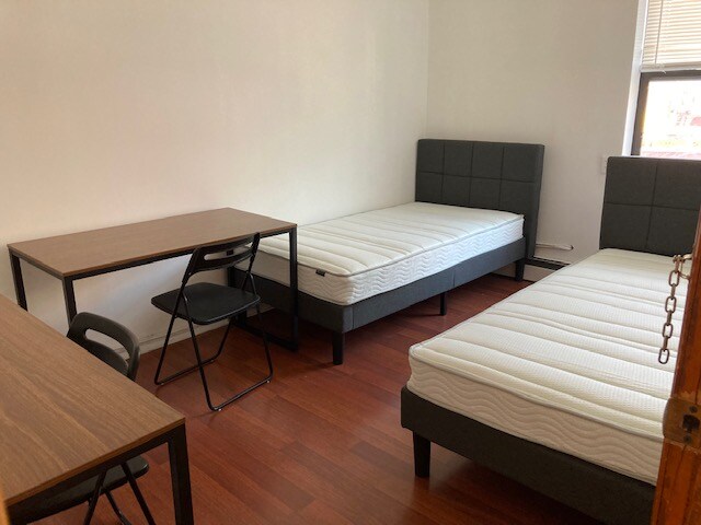 Primary Photo - 808 57th St