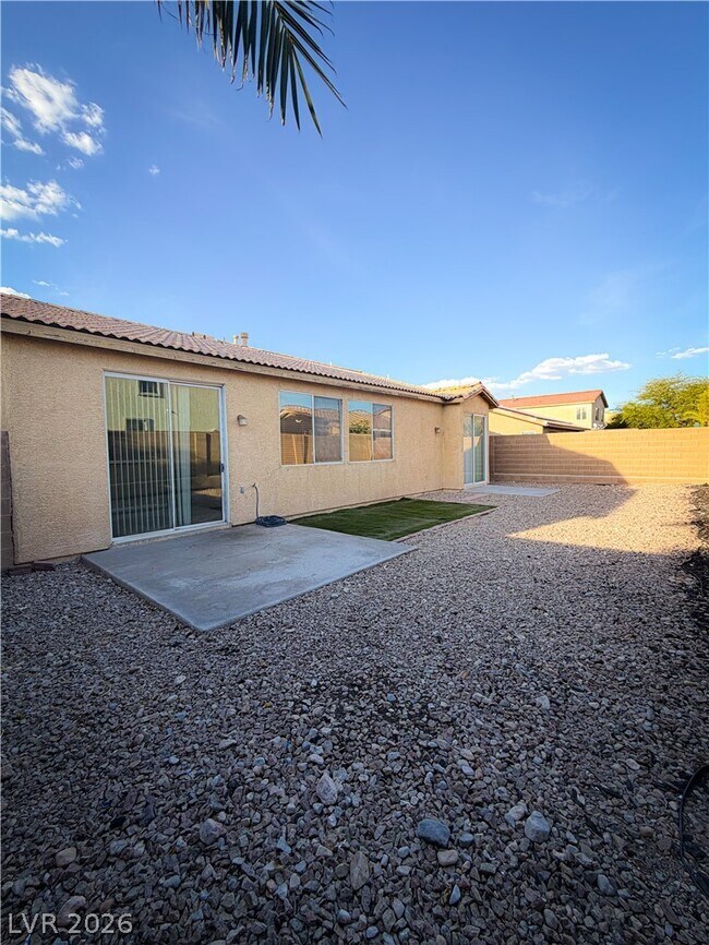 Building Photo - 7637 Pioneer Ranch Ave