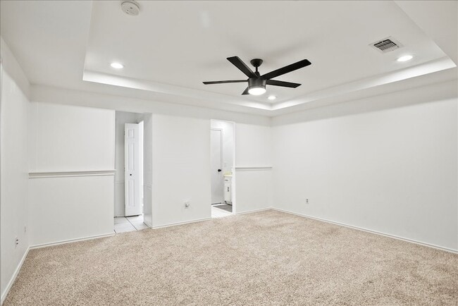 Building Photo - 2309 Lawndale Dr