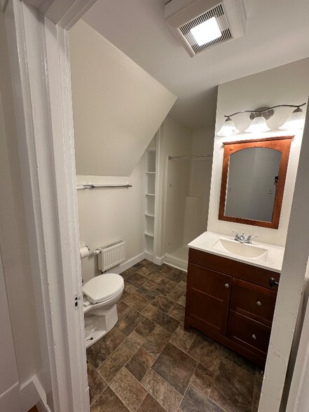 Building Photo - 31 Church St