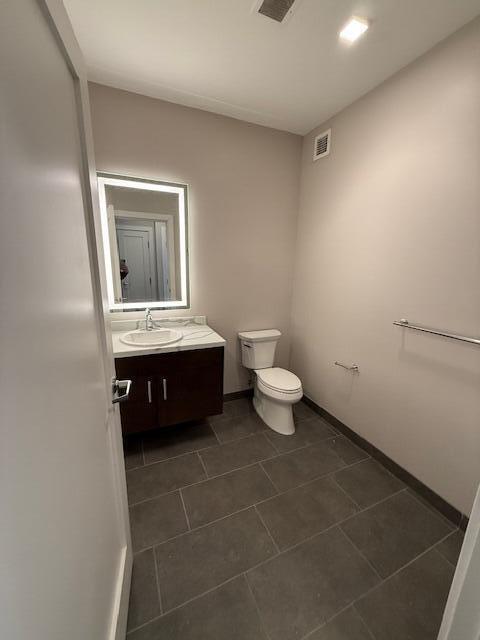 Building Photo - 480 N Main St