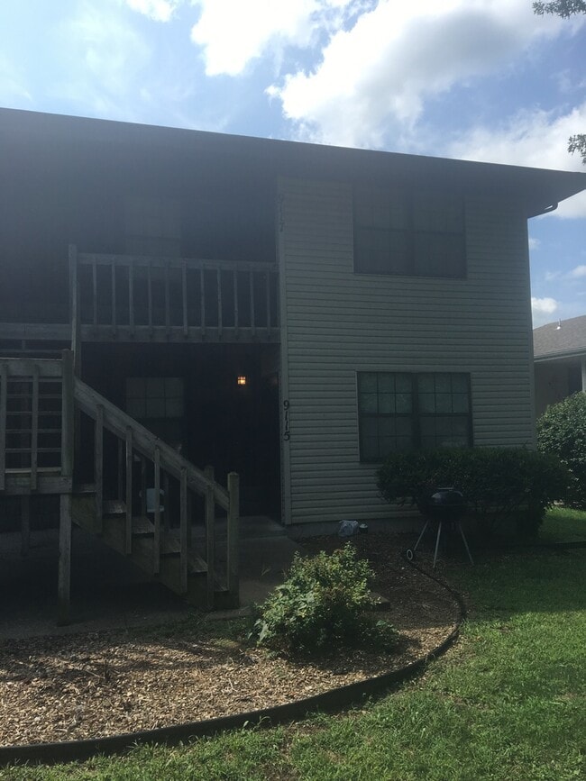 Building Photo - Updated 2-Bedroom Apartment in Raytowm