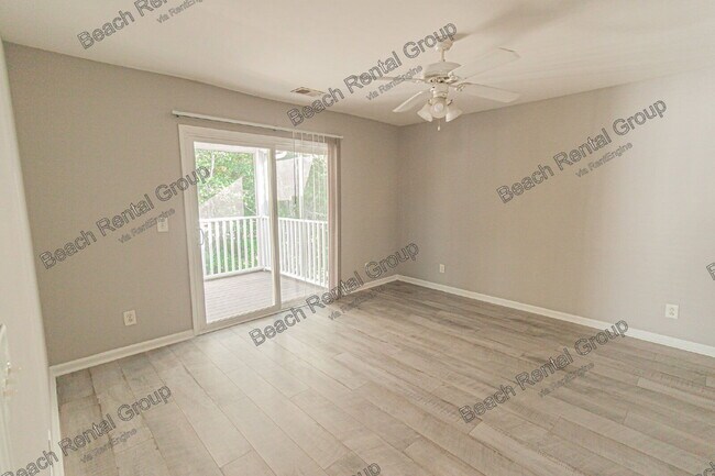 Building Photo - 4850 Meadowsweet Dr