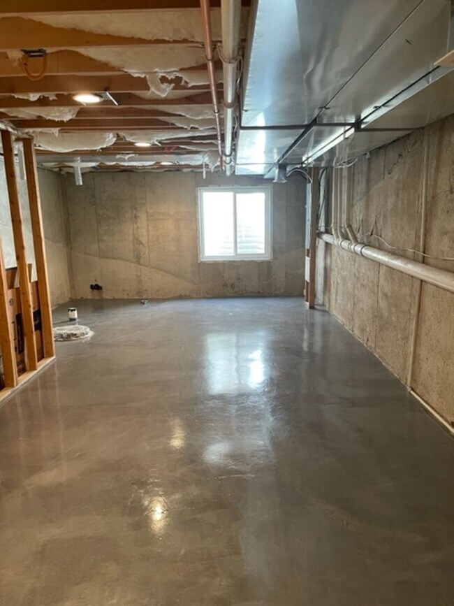 Building Photo - Olde Kensington Condo