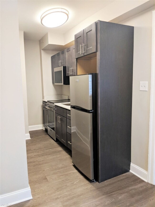 Building Photo - Studio, 1 bath Apartment - Surrey Hall G102