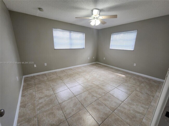 Building Photo - 1806 SW 97th Ave