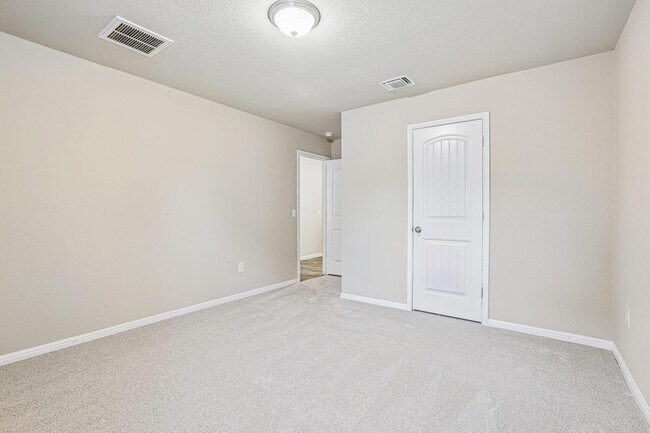 Building Photo - 10604 Menominee Falls Ln