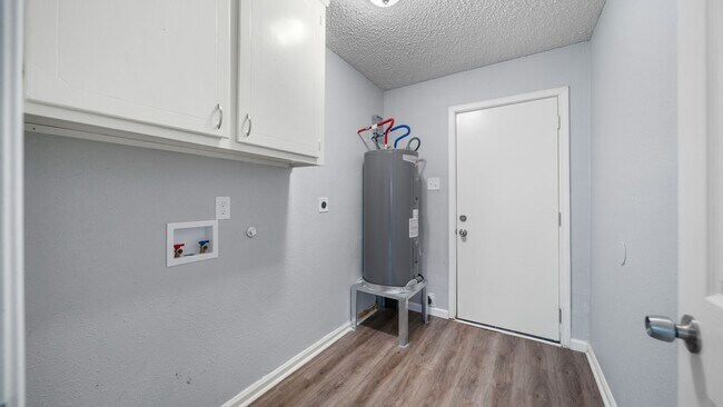 Building Photo - 2363 Virginia Ct