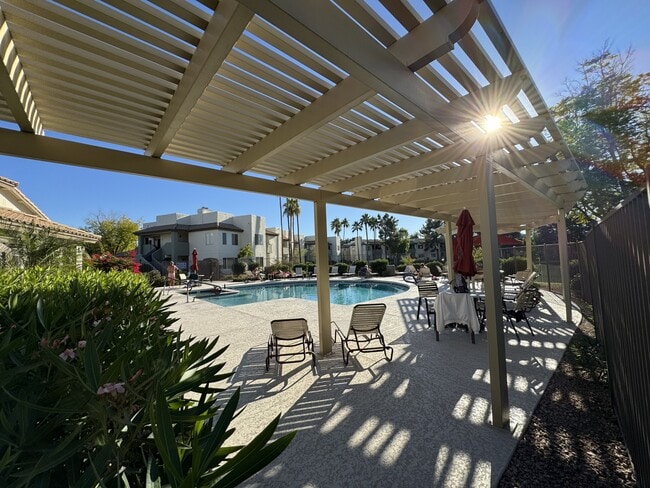 Building Photo - 1825 W Ray Rd