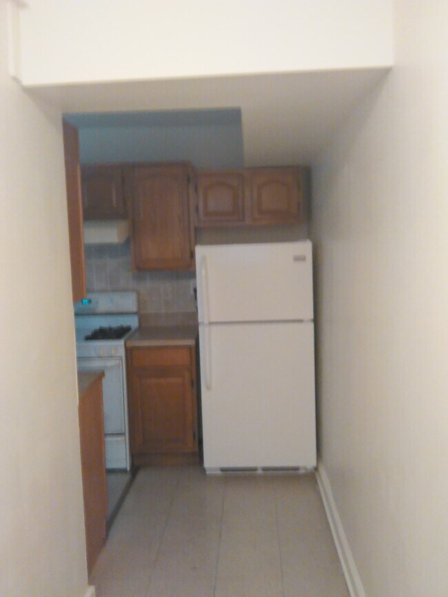 Building Photo - Video in pictures! 3rd Floor 1 Bedroom in Downtown York