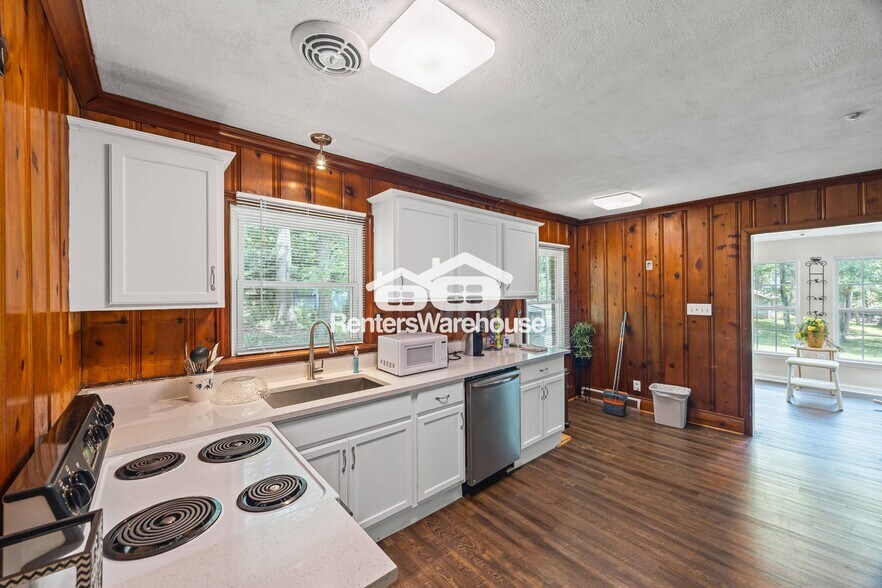 Building Photo - 5025 Lochlain Dr