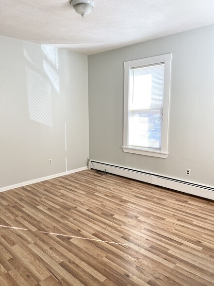 Building Photo - 56 Broadway