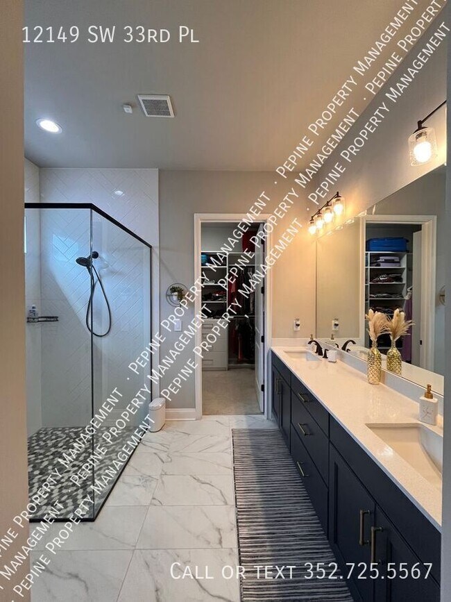 Building Photo - 12149 SW 33rd Pl