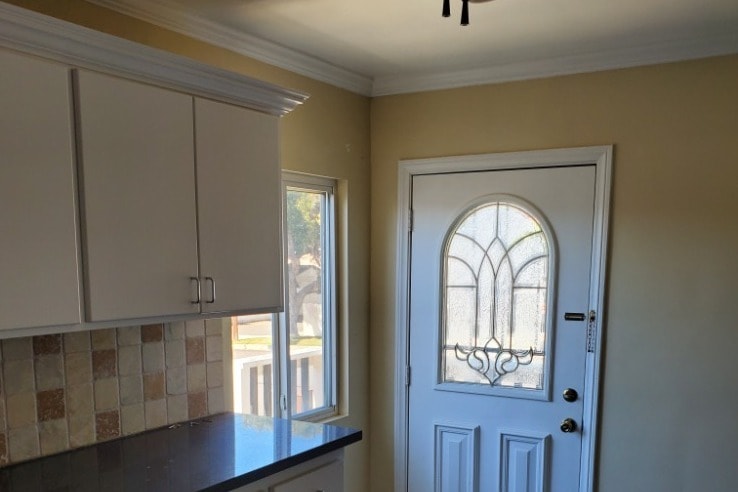 Building Photo - 421 N Ditmar St