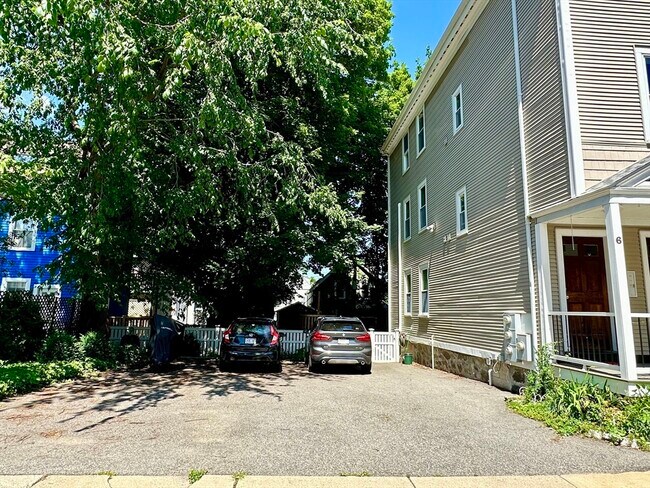 Building Photo - 6 Haverford St