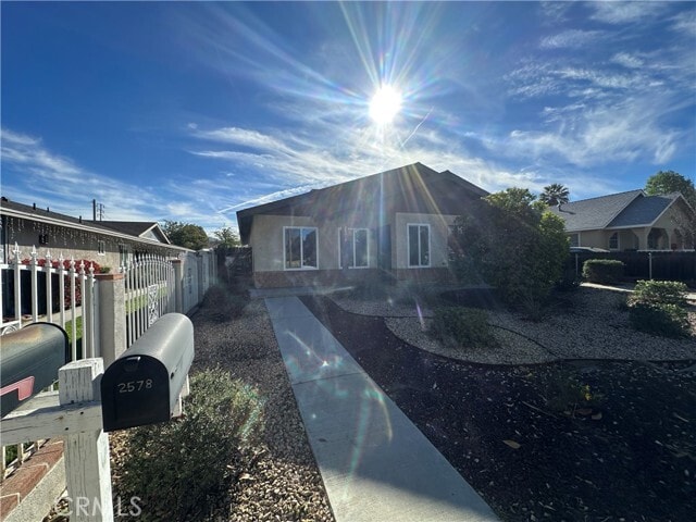 Building Photo - 2576 Lime St