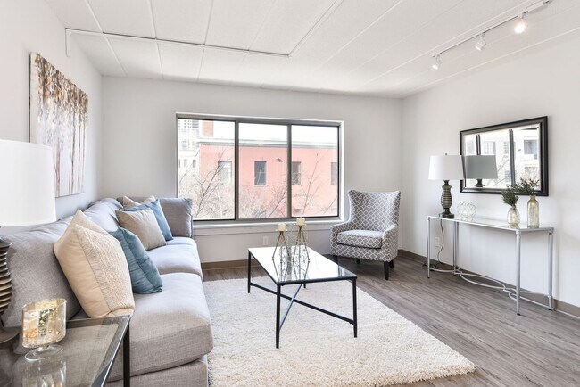 Interior Photo - Oliver & Wendell