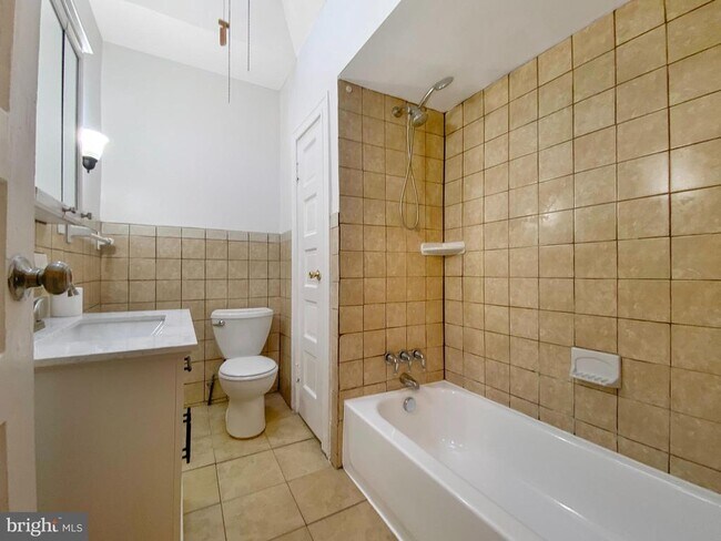 Building Photo - 5726 Florence Ave