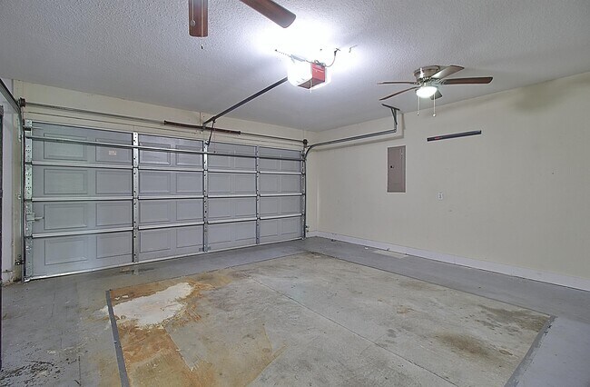 Building Photo - 403 Banks St