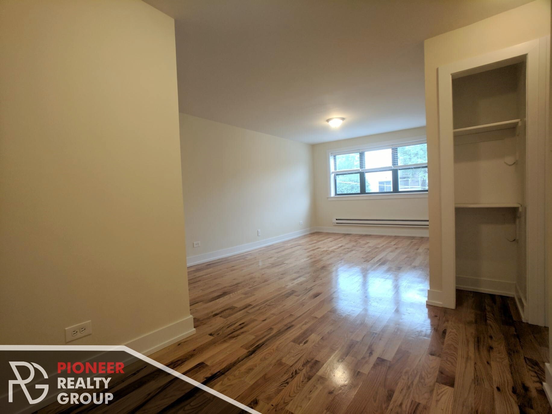 Building Photo - 557 W Arlington Pl