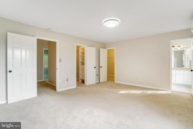 Building Photo - 2131 Kings Mill Ct