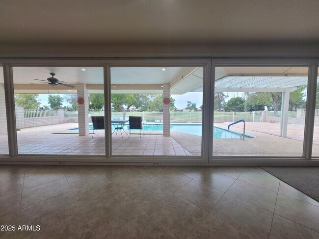 Building Photo - 17230 N Country Club Dr
