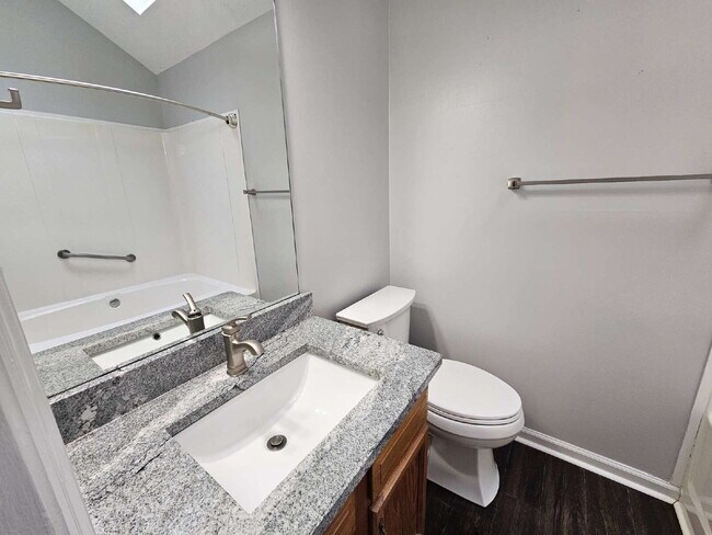 Building Photo - 40 Peachtree Way