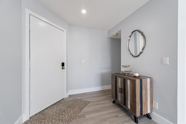 Building Photo - 1605 S US Hwy 1