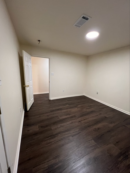 Building Photo - 3925 Roneagle Wy