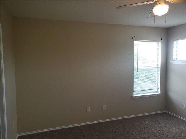 Building Photo - 13704 Harris Ridge Blvd