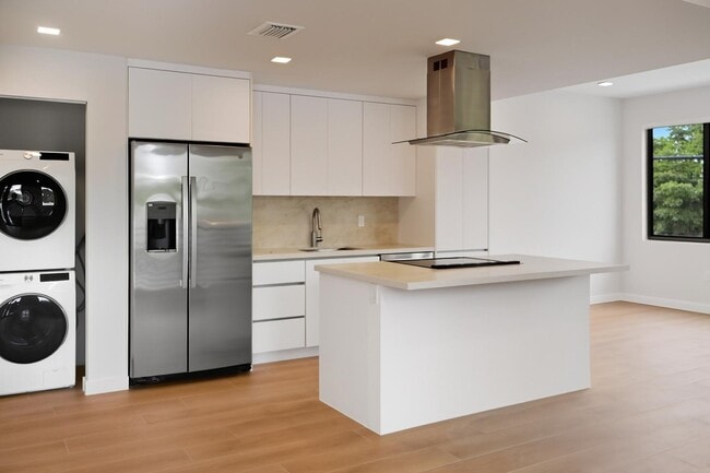 Building Photo - 1376 SW 4th St