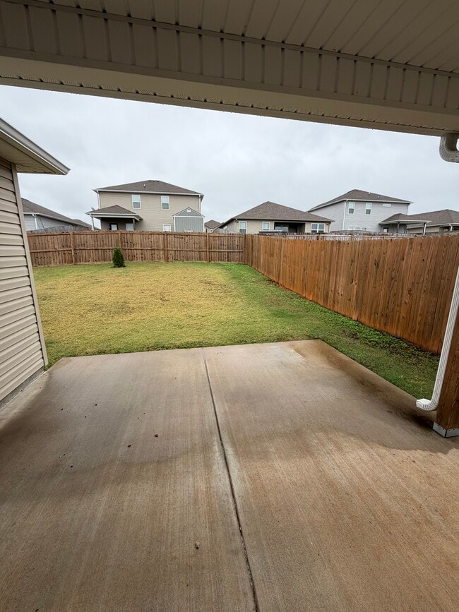 Building Photo - 515 Ashwood St