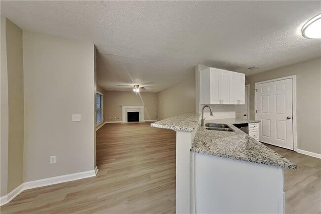 Building Photo - 1464 Claredon Dr NW