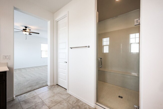 Building Photo - 3 Bedroom + Den and Loft in Aloravita Community