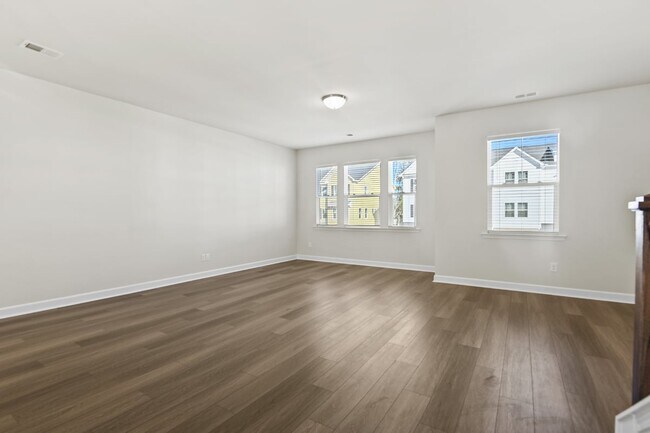 Building Photo - 9413 Sun Fountain Dr
