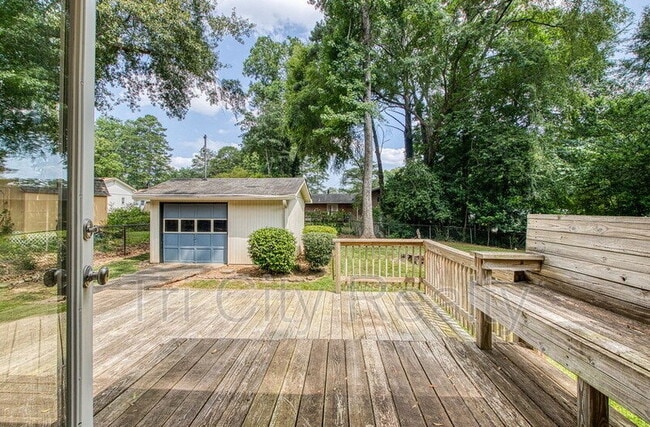 Building Photo - 212 Hilltop Dr