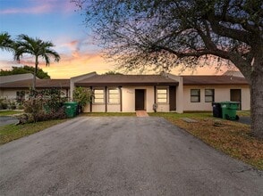 Building Photo - 5027 SW 139th Ct