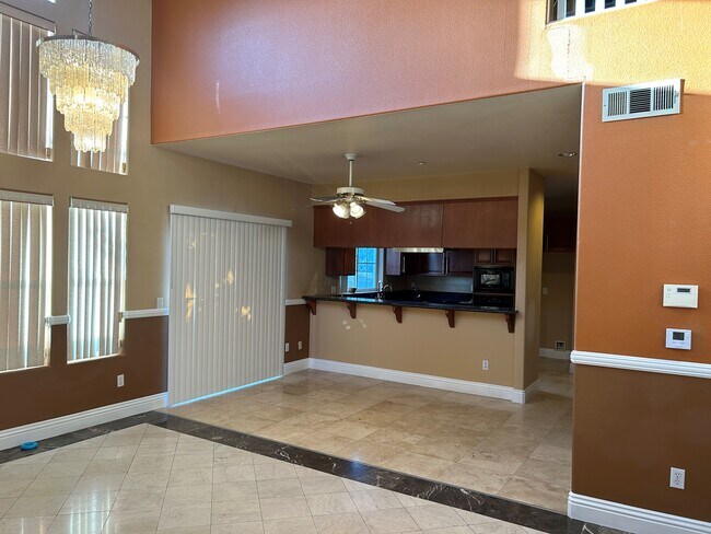 Building Photo - 8940 Deira Ln