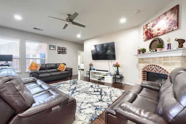 Building Photo - 616 Smokebrush St