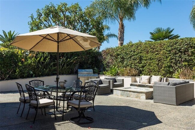 Building Photo - 1326 Skyline Dr