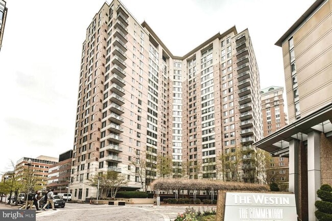 Building Photo - 851 N Glebe Rd