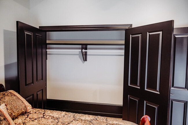 Building Photo - 275 S Limestone